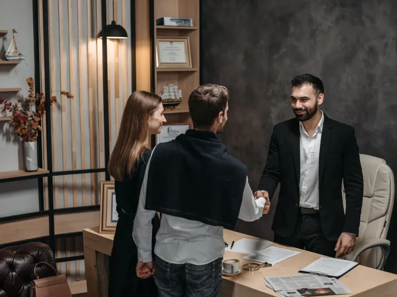 How to Start a Consulting Business: Structure, Licenses and Looking Credible